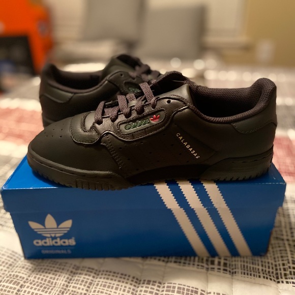 yeezy powerphase calabasas core black